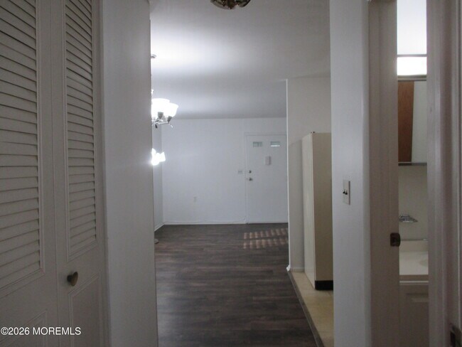 Building Photo - 365F Chesterfield Ct