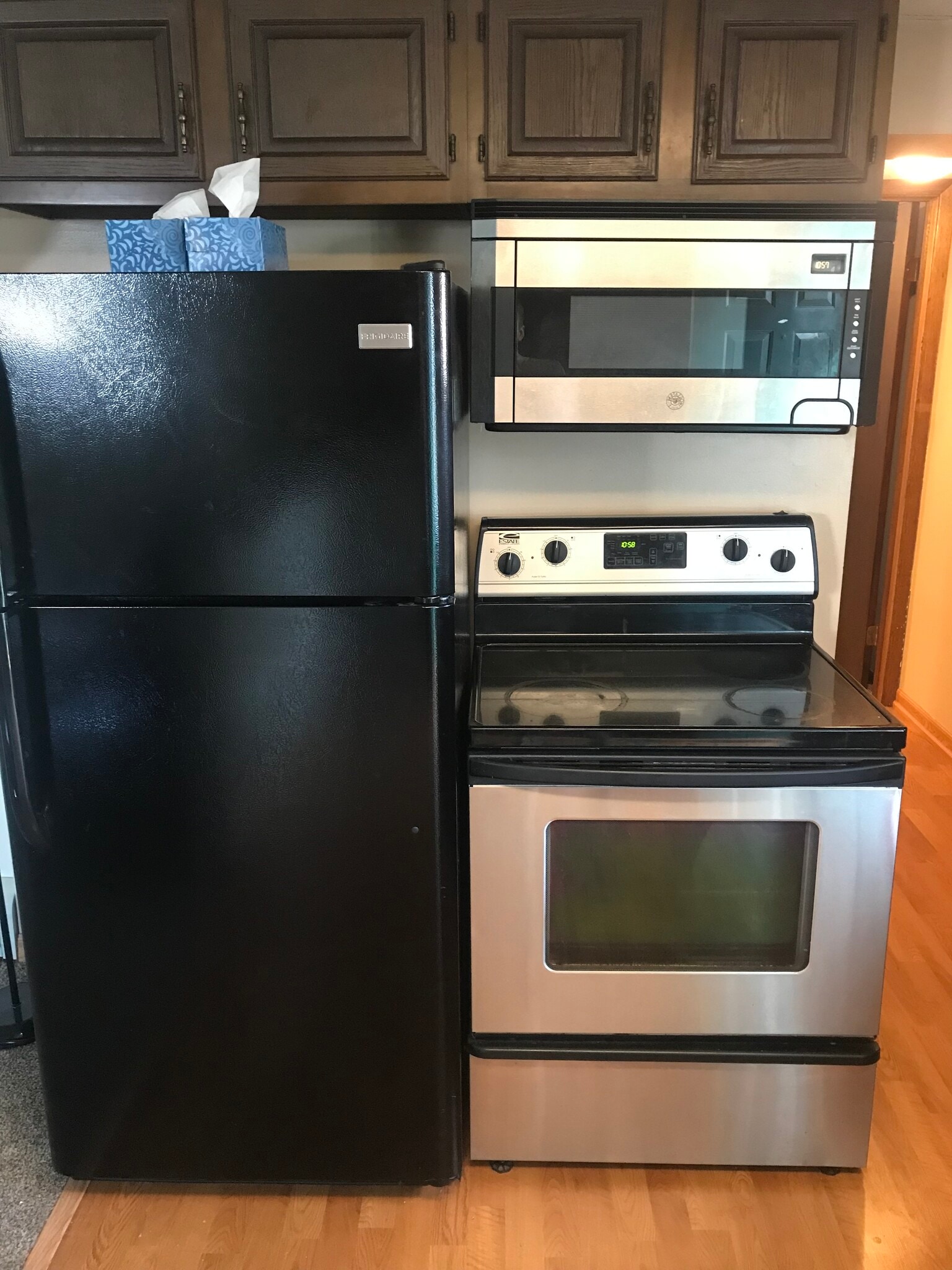 Building Photo - 155 Evergreen Pl