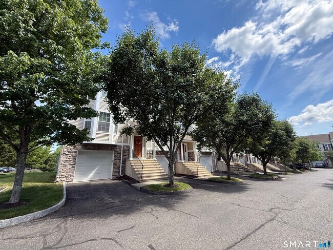 Building Photo - 1401 Briar Woods Ln