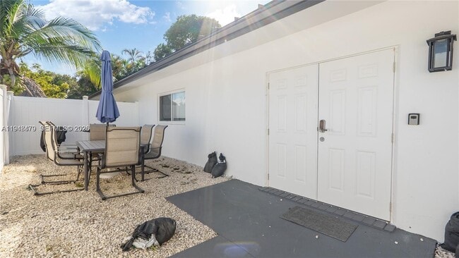 Building Photo - 1702 SW 20th St