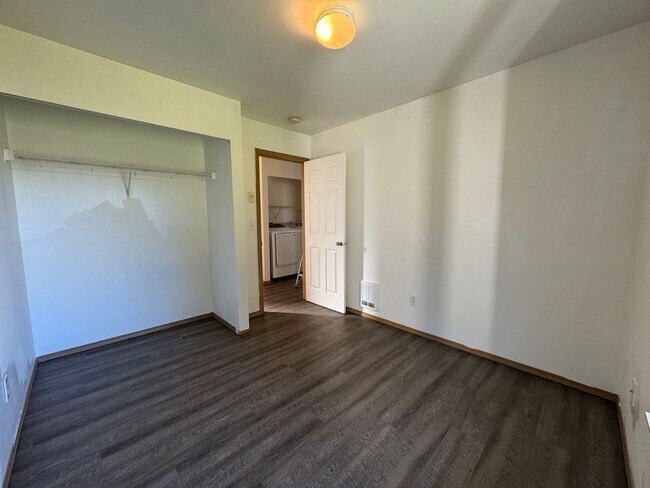 Building Photo - BH T 1335