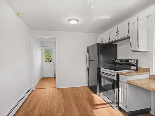 Building Photo - 500 Sport Hill Rd