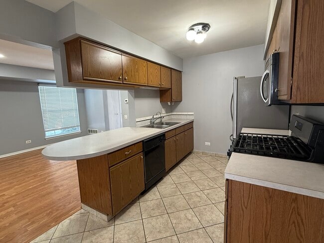 Building Photo - 210 Shadybrook Ln