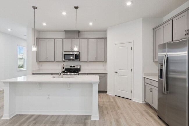 Building Photo - Brand New Construction 4b/3ba Home in Debary