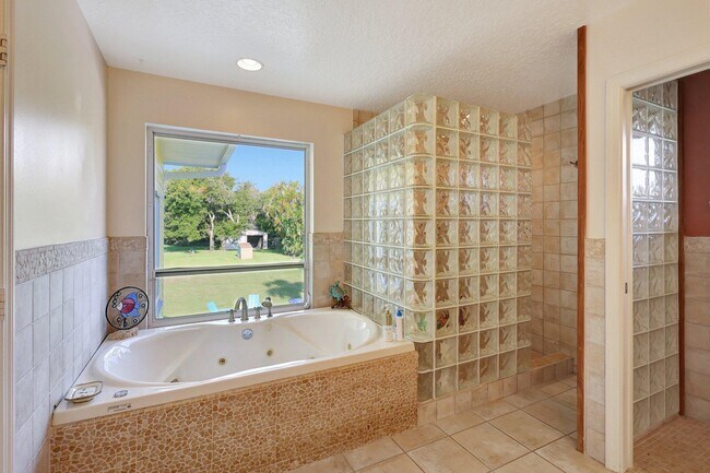 Building Photo - 7501 S Indian River Dr