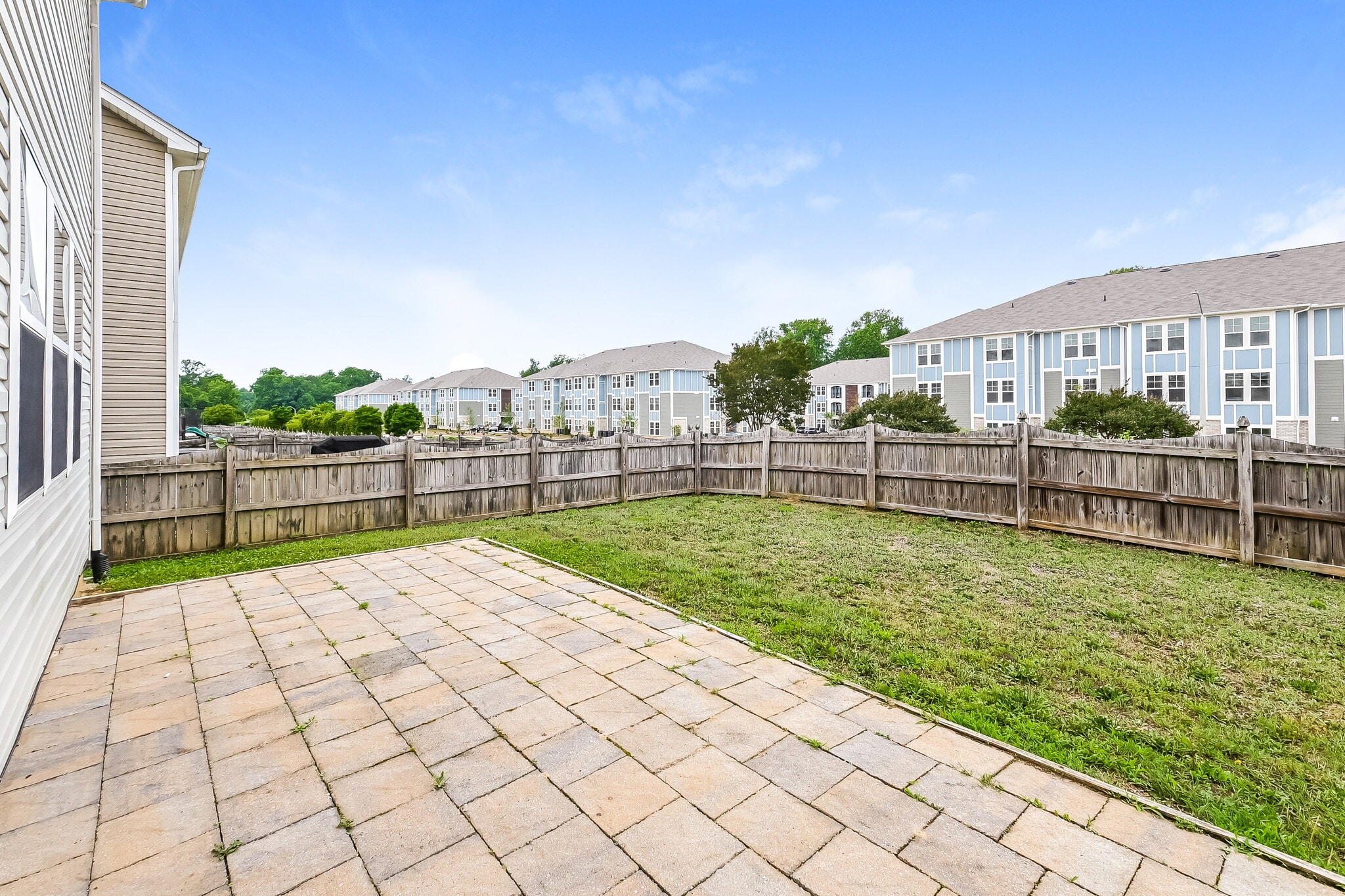 Building Photo - 304 Edgecroft Way