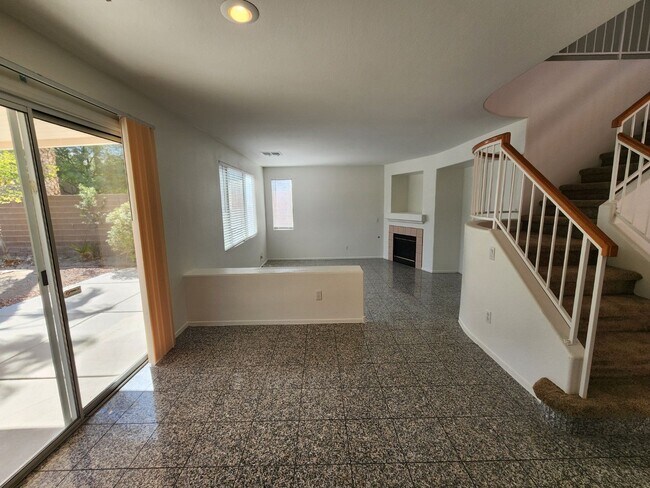 Building Photo - Stunning Five Bedroom home in Shadow Hills.