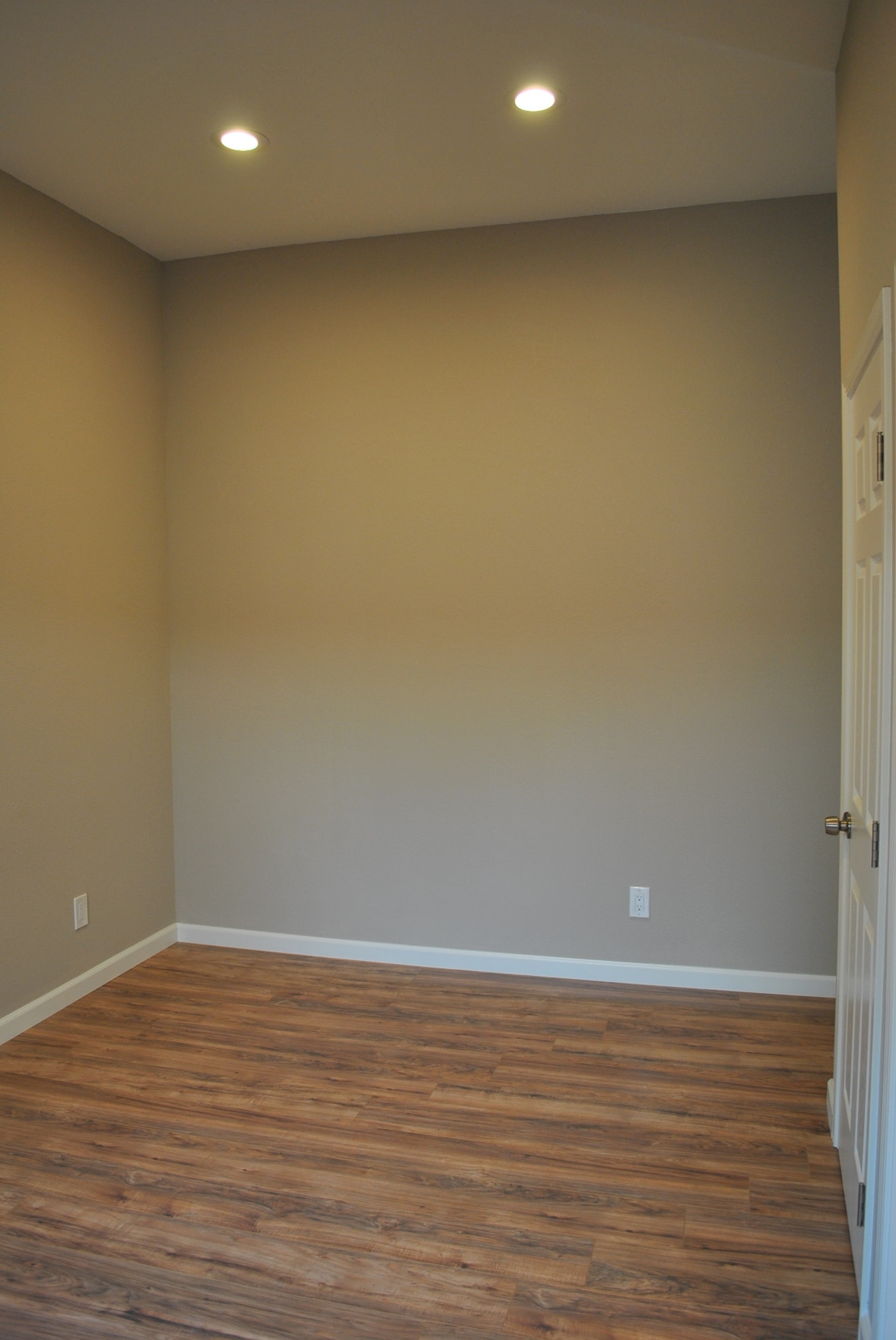 Building Photo - 21391 Locust St