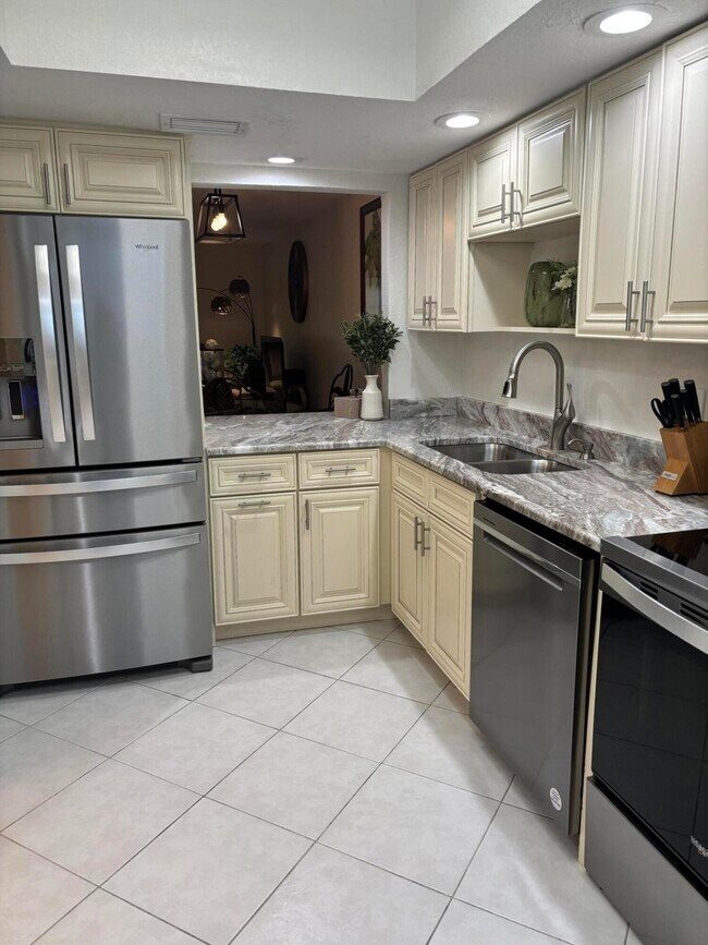 Primary Photo - 1225 Carlton Ct