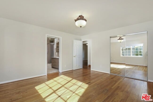 Building Photo - 4356 Kingswell Ave