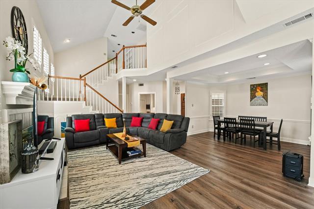 Building Photo - 9420 Blue Jay Way