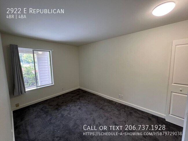 Building Photo - 2922 E Republican-