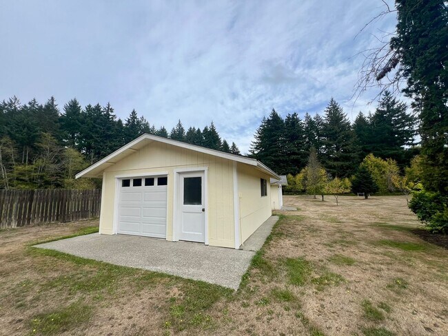 Building Photo - Spacious Home with Outbuildings on 2.3 Acres