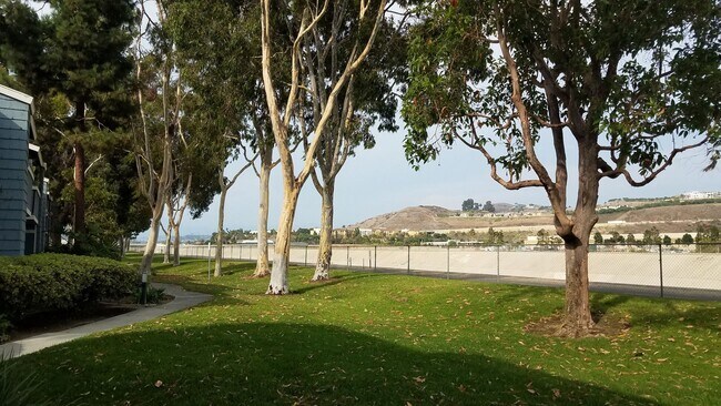 Building Photo - Walk to Dana Point Harbor!