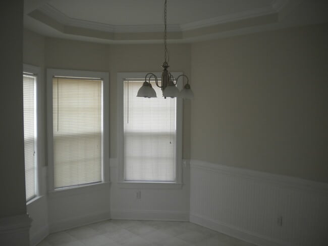 Building Photo - 4 Bedroom house in Brightwood area at a great price!