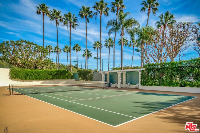 Building Photo - 6463 Zuma View Pl