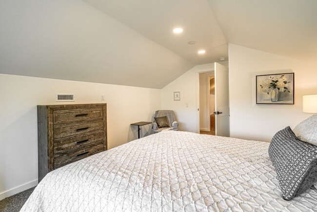 Building Photo - 3561 W Kiltie Loop