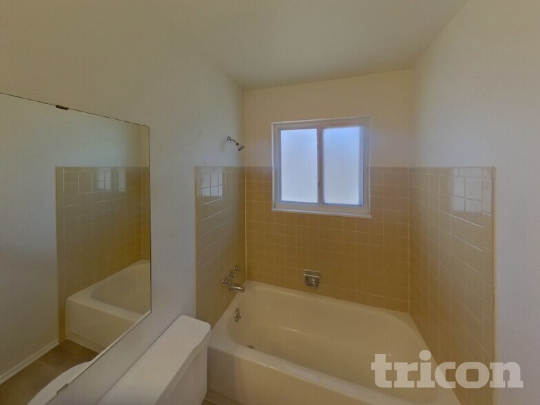 Building Photo - 2226 Wold Ave