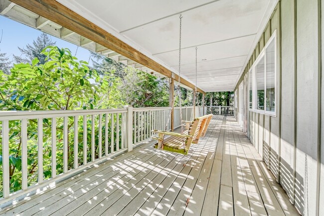 Building Photo - 4242 SW Hewett Blvd