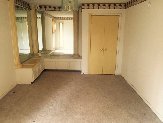 Building Photo - 3612 Livingston Road, Unit H