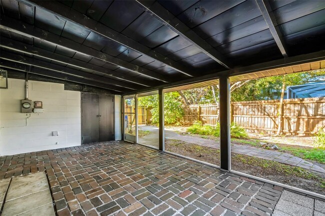 Building Photo - 1824 Roanoke Ave