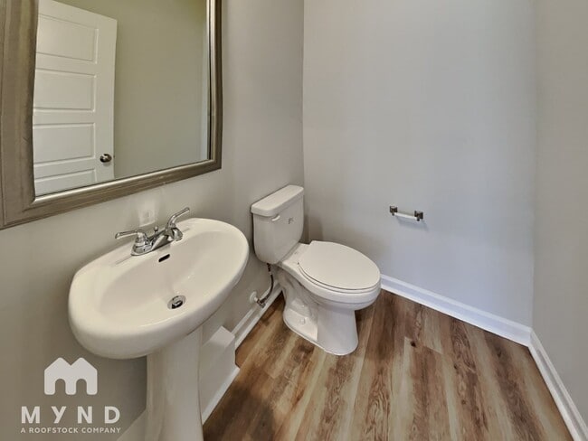 Building Photo - 252 Shingle Oak Rd