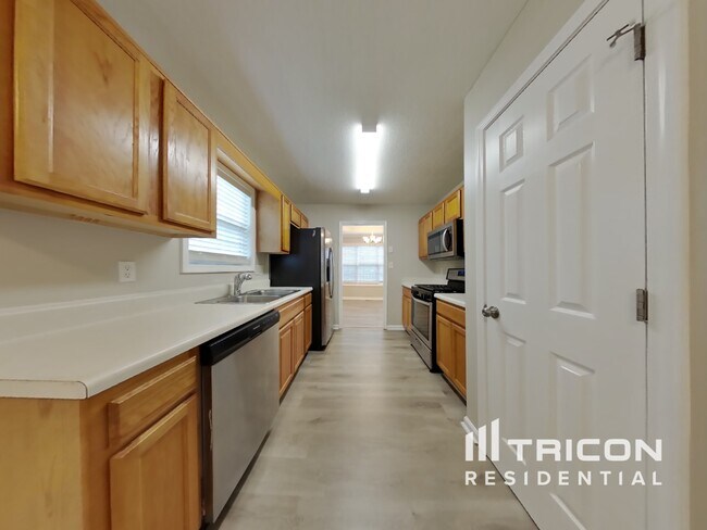 Building Photo - 7258 Brittany Way