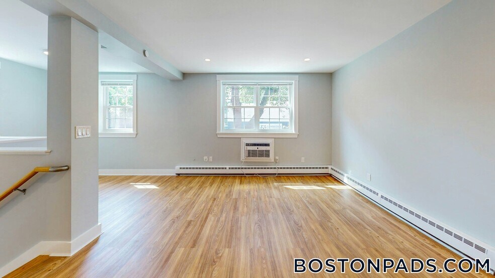 Building Photo - 132 Sherman St