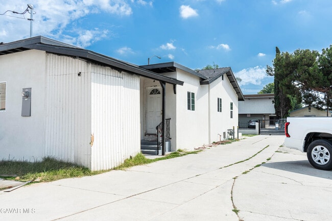Building Photo - 6119 Prospect Ave