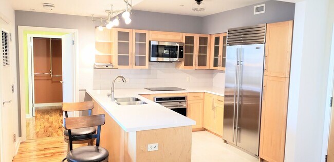 Building Photo - Keola Lai Penthouse 2 Bedroom 2 Bathroom 2...