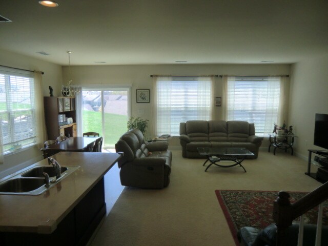 Building Photo - 2128 Red Fox Dr