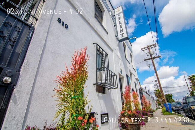 Building Photo - 823 N Flint Ave