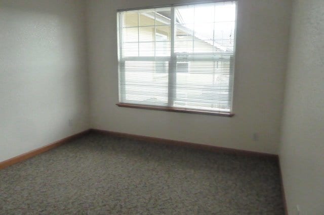 Building Photo - 2718 Meadow Creek Way