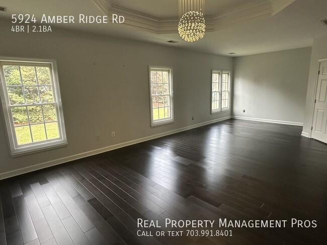 Building Photo - 5924 Amber Ridge Rd