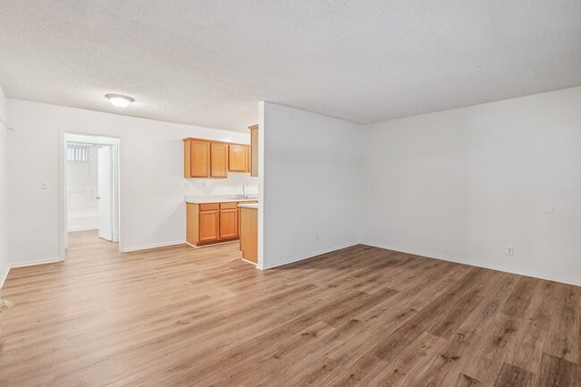 Building Photo - 916 Carondelet