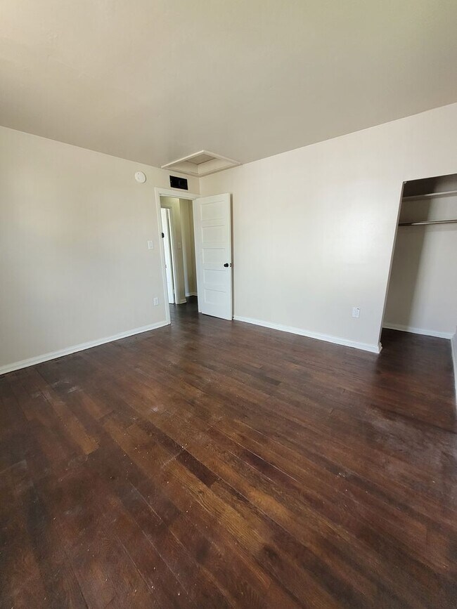 Building Photo - 3 bedroom house York