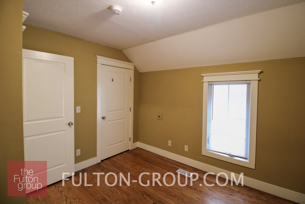 Building Photo - 1056 Fulton St W