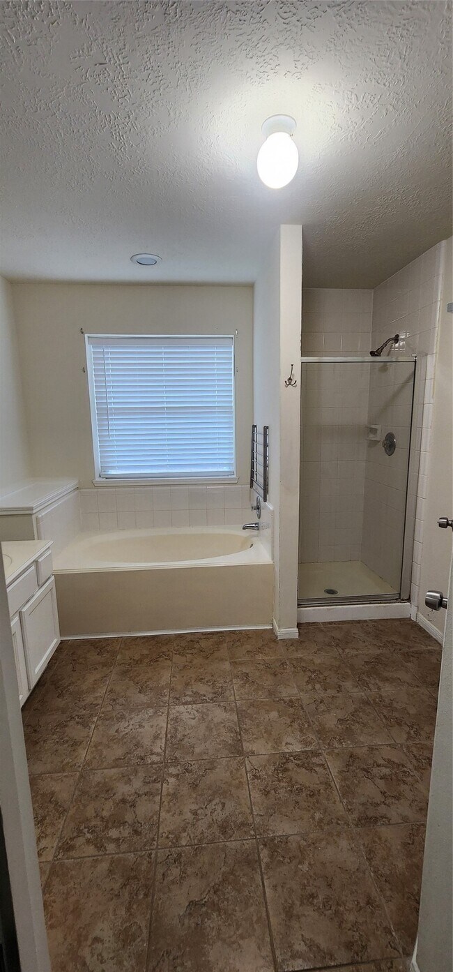 Building Photo - 16807 Sussex Dr