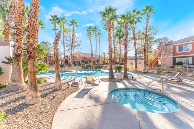 Building Photo - Spacious Updated 2-Bedroom Condo in Gated Community!