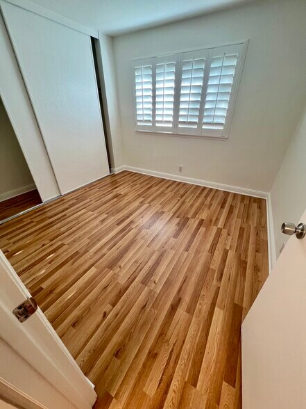 Building Photo - 133 Lawnview Cir