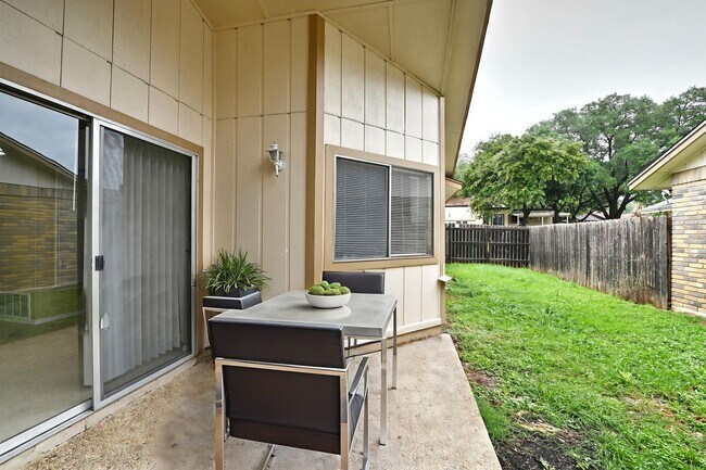 Building Photo - 13706 Winding Hill