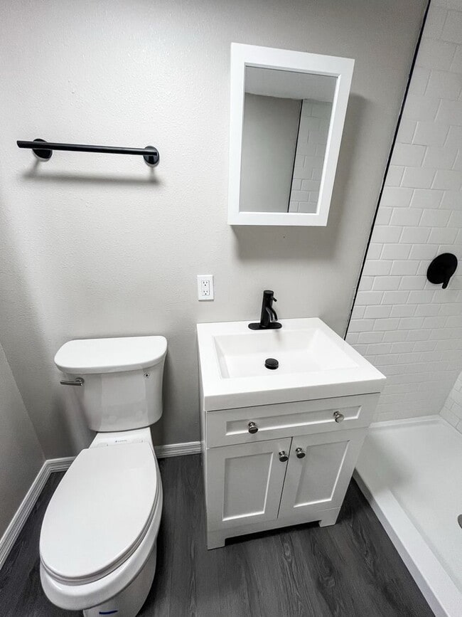 Building Photo - MOVE IN SPECIAL !! COZY 1/1  CONVENIENTLY LOCATED CLOSE TO DOWNTOWN ST. PETERSBURG