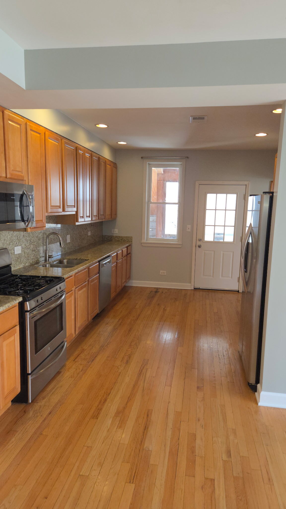 Kitchen - 3318 N Keystone Ave