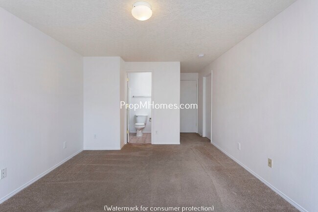 Building Photo - 2516 SE 103rd Ave