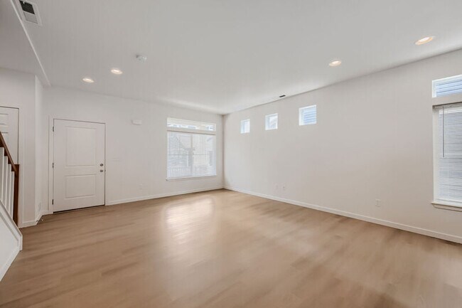 Building Photo - 6463 Crossdrum Point