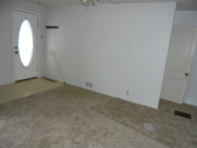 Building Photo - 2209 Lower Huntington Rd