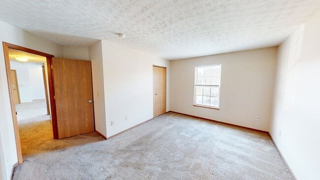 Building Photo - 5498 Cedar Springs