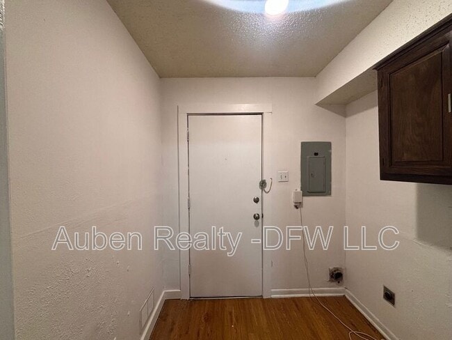 Building Photo - 1510 Blackwell Dr