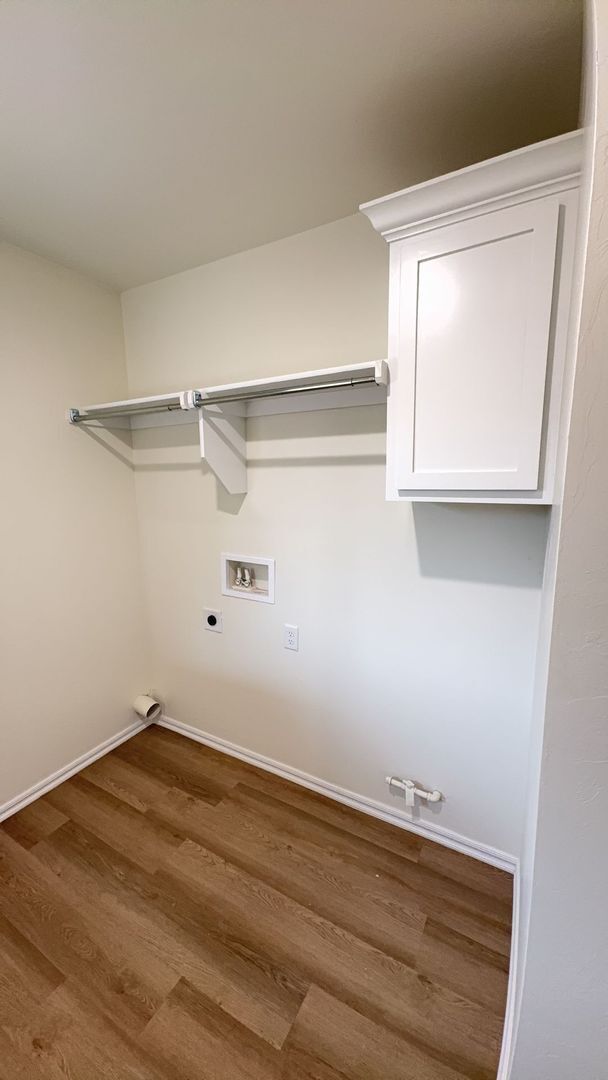 Building Photo - 3 Bedroom 2 Bath 2 Car Garage Duplex in Gr...