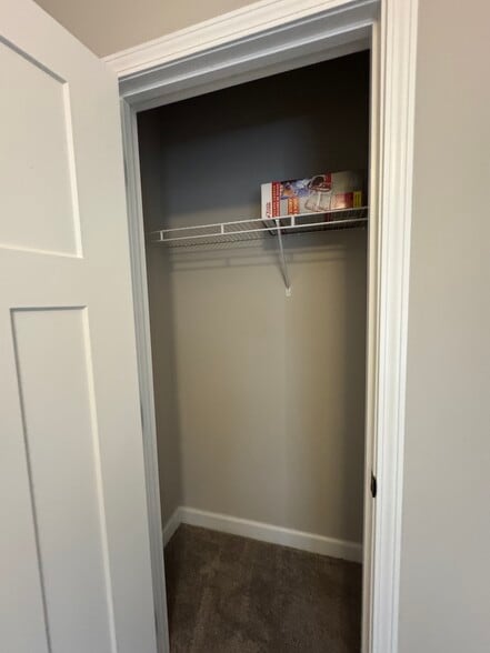 Building Photo - 1407 Village Loop